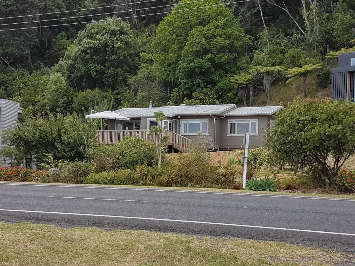 Coromandel Tapu - Beachfront Escape ภายนอก รูปภาพ